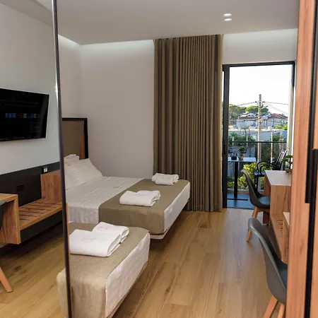 Kevin's Hotel Wlora